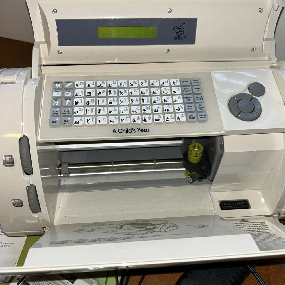 Provo Craft Cricut Expression Model‎ CRV001 Die Cutting Machine NO Power adapter